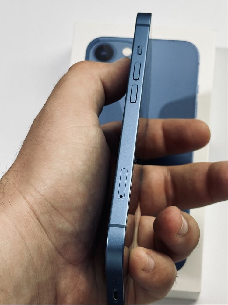 iPhone 13 Blue 94% battery