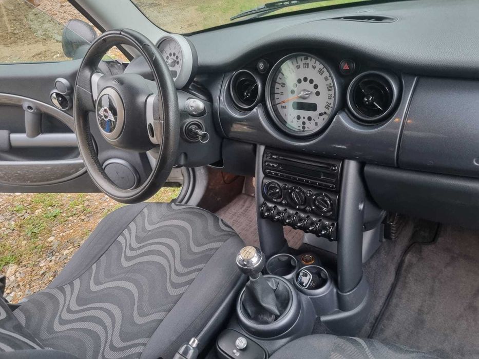 Vând mini one D, diesel ,anul 2003, 103.135 km .