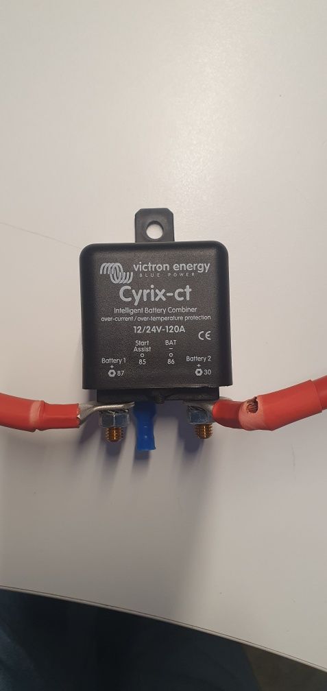 Victron Cyrix-CT 12/24V 120A combinator baterii