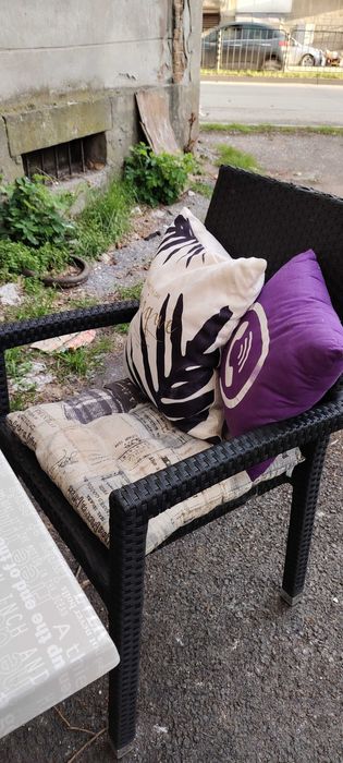 Маси и столове за дома и градината