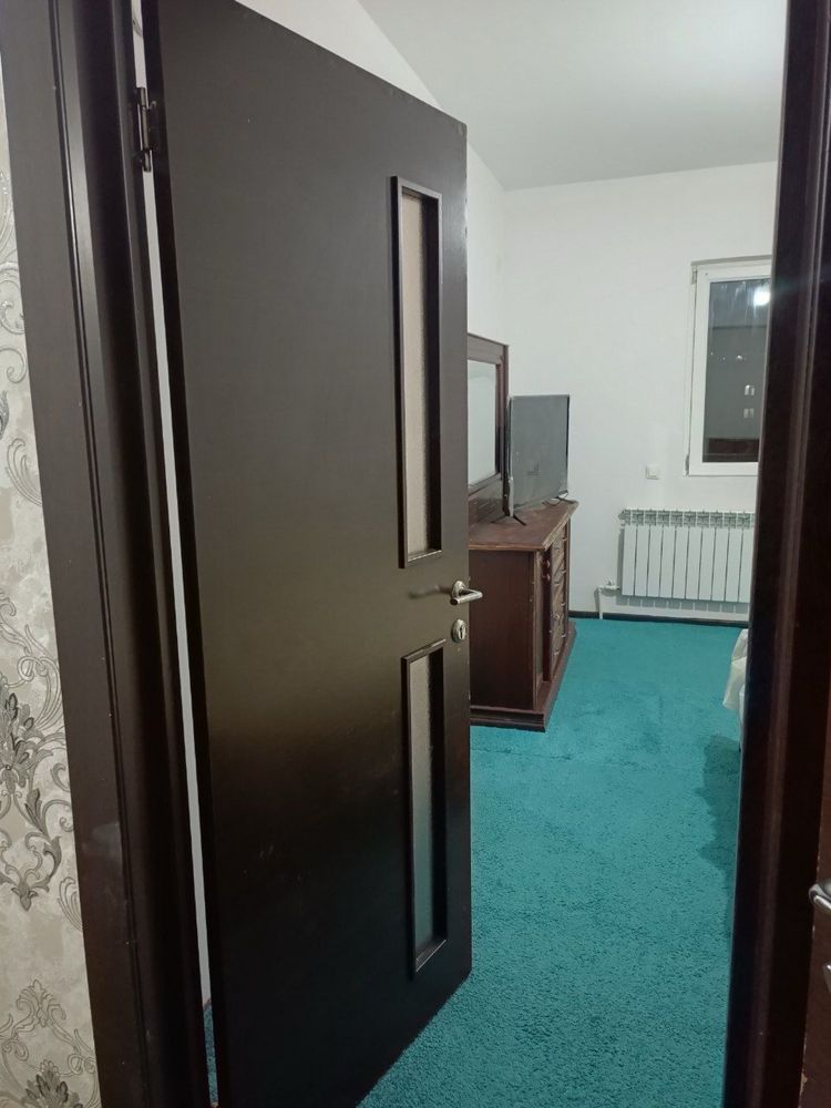 Samarqand qorasuvda 7 qavatli domni 7etajida 3 xona skvaznoy