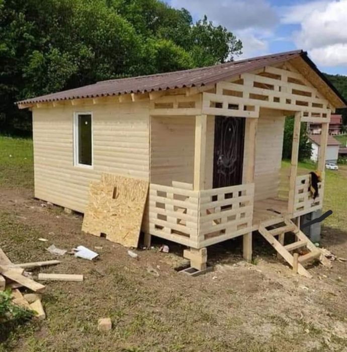 Case pe atructura metalica