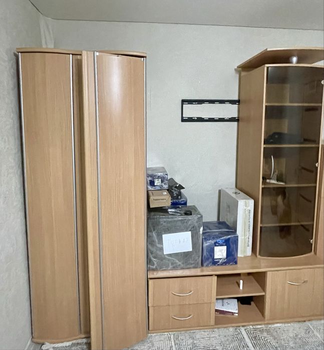 Жаксы жагдайдагы шкаф сатылады размер узындыгы 3 метр