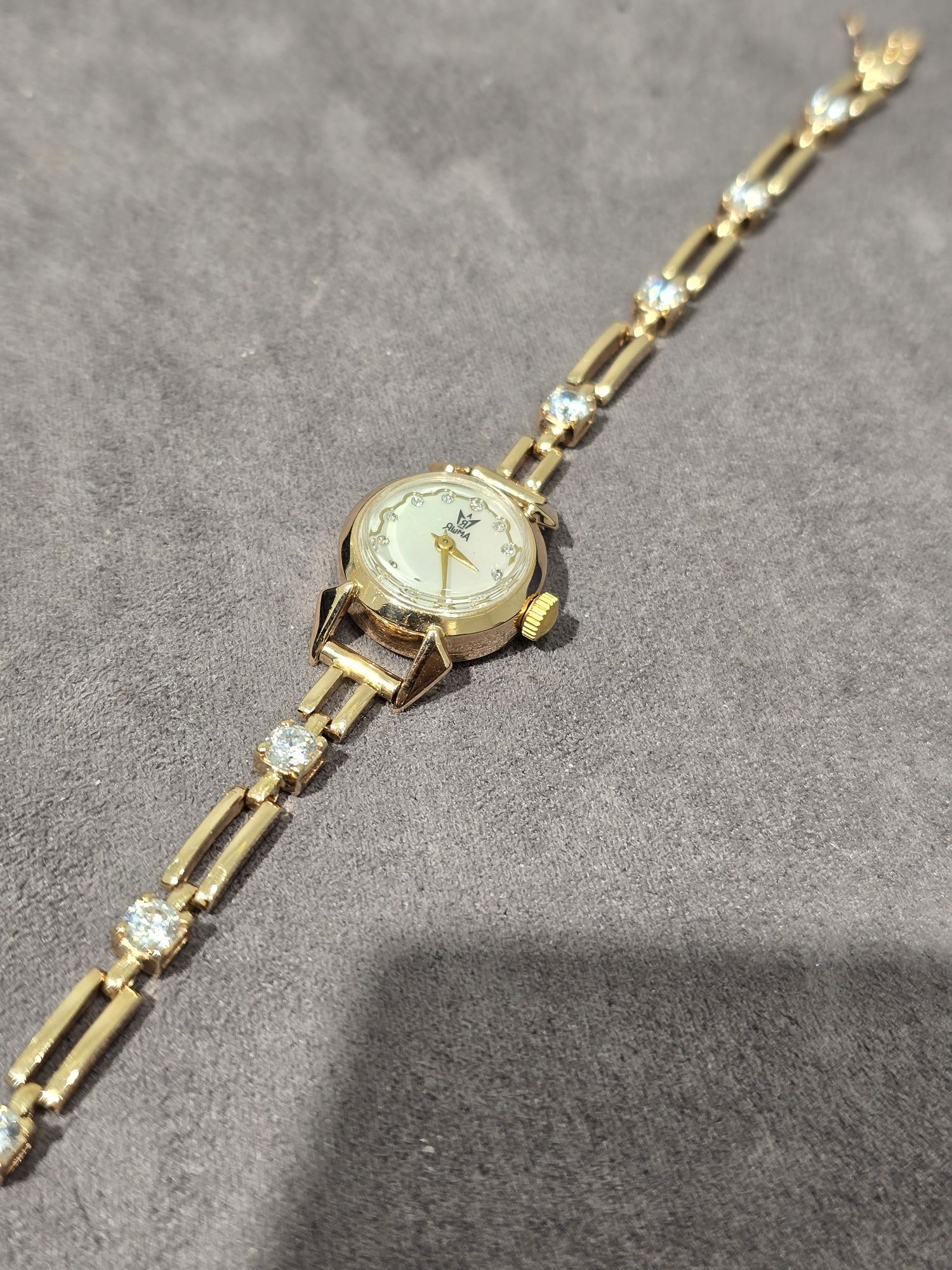 Продам золотые часы Яшма, Оригинал Москва.