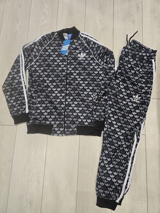 Trening Adidas model nou calitate la oferta