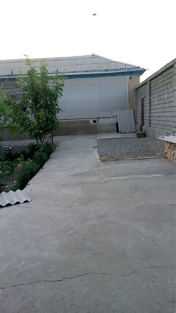 Hovli sotiladi Hujjatlari tayyor