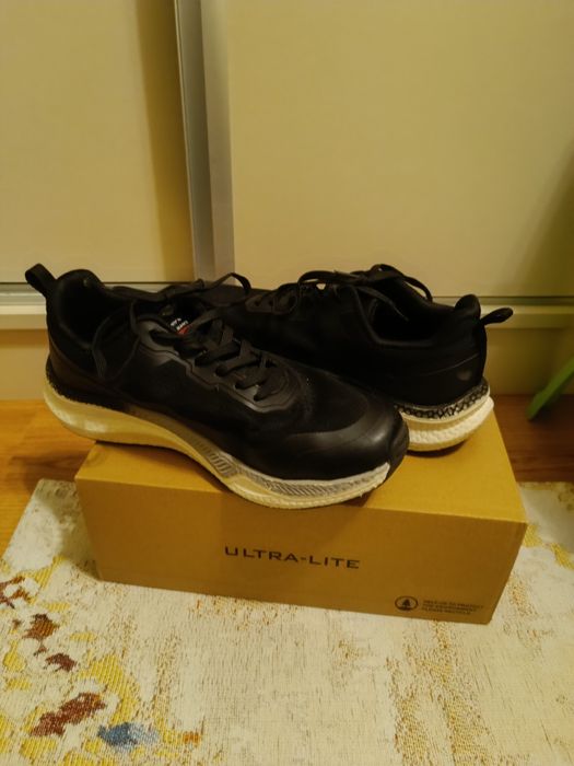 .Обувки Runners.