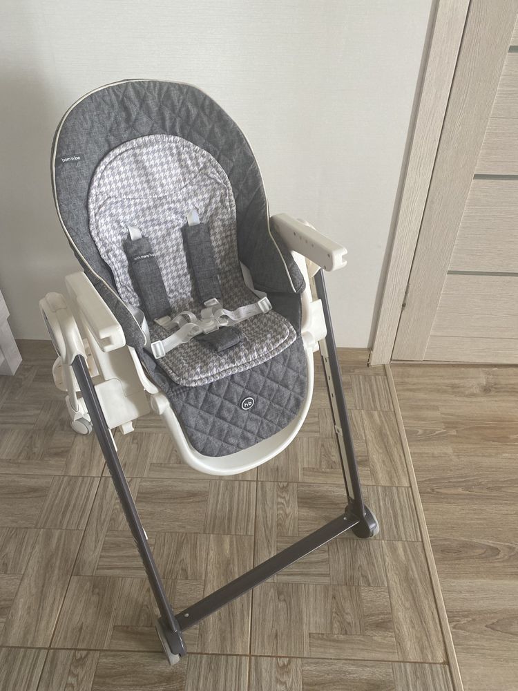 Продам детский стульчик для кормления Happy Baby