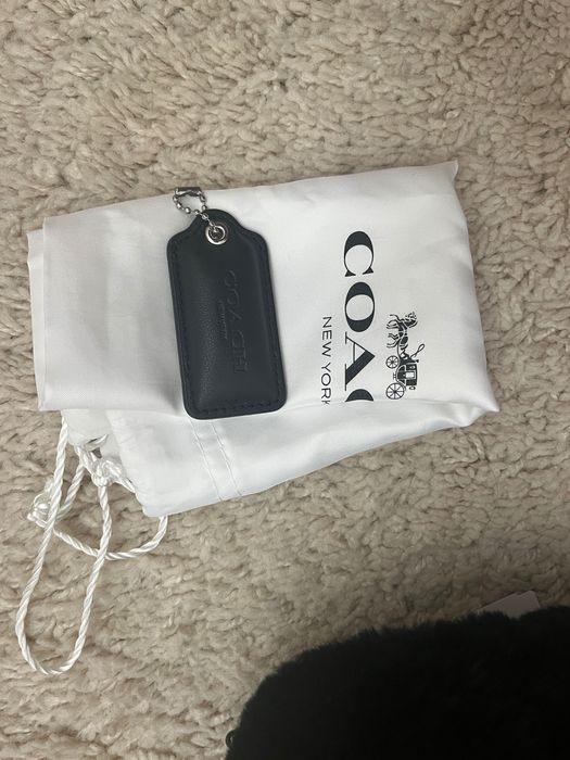 Coach Pillow Madison 18 черна пухена чанта