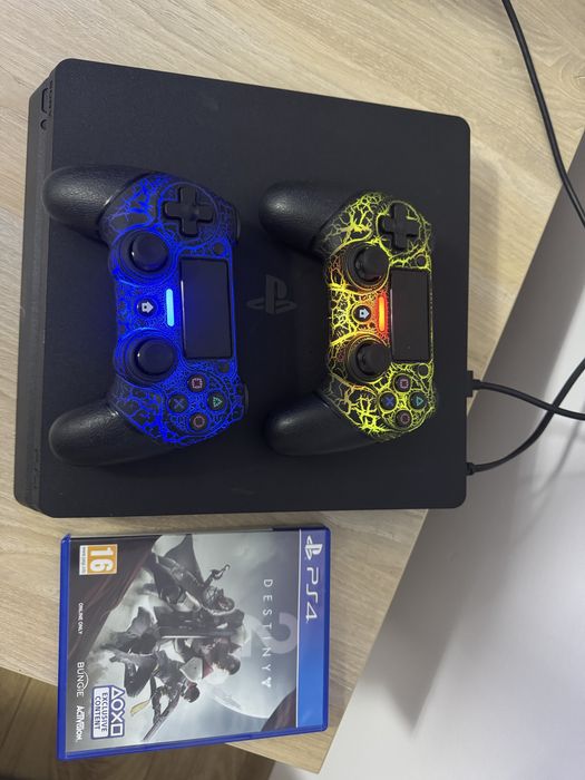 PlayStation 4 Slim, 1 Tb, 2 Manete