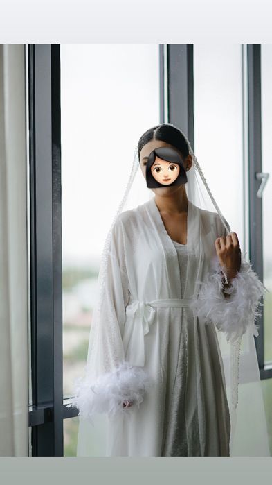 Продаю халат с перьями,для свадебных фотосессии