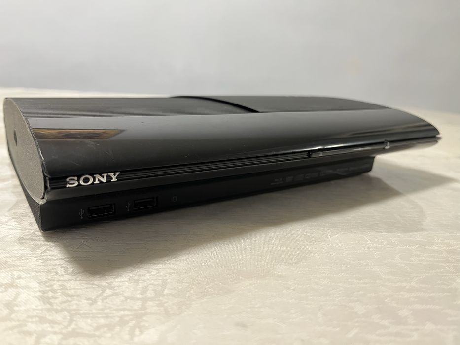Sony Playstation 3 Super slim 500GB +ўйинлари блан.