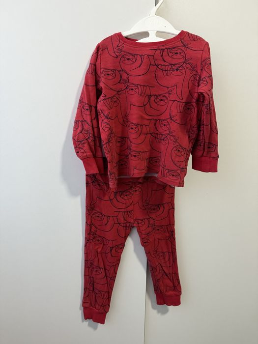 Lot pijamale marimea 98