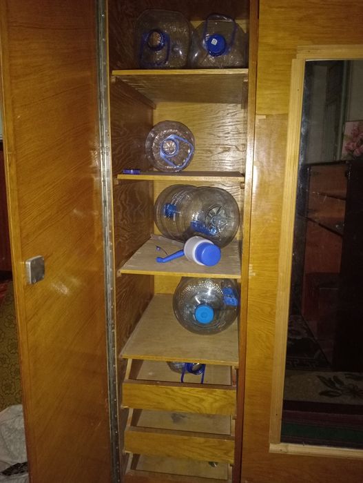 Шкаф Большой Длина 185 см, Ширина 140 см. Цена