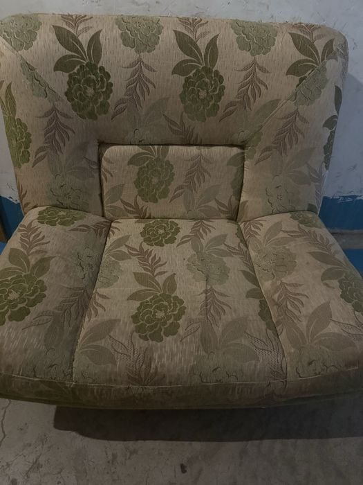 Продам кресло не раздвижное