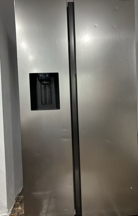 Frigider Samsung Side by side NeoFrost 634L