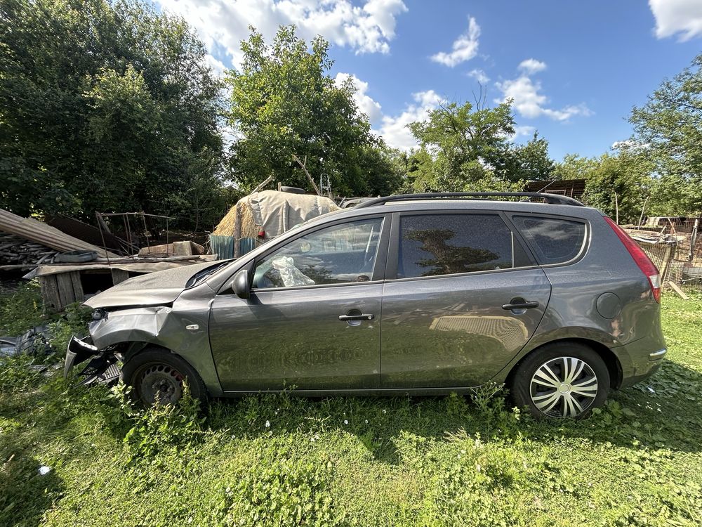 Hyundai i30 cw- 1.6 diesel , pentru dezmembrat -se vinde completa!
