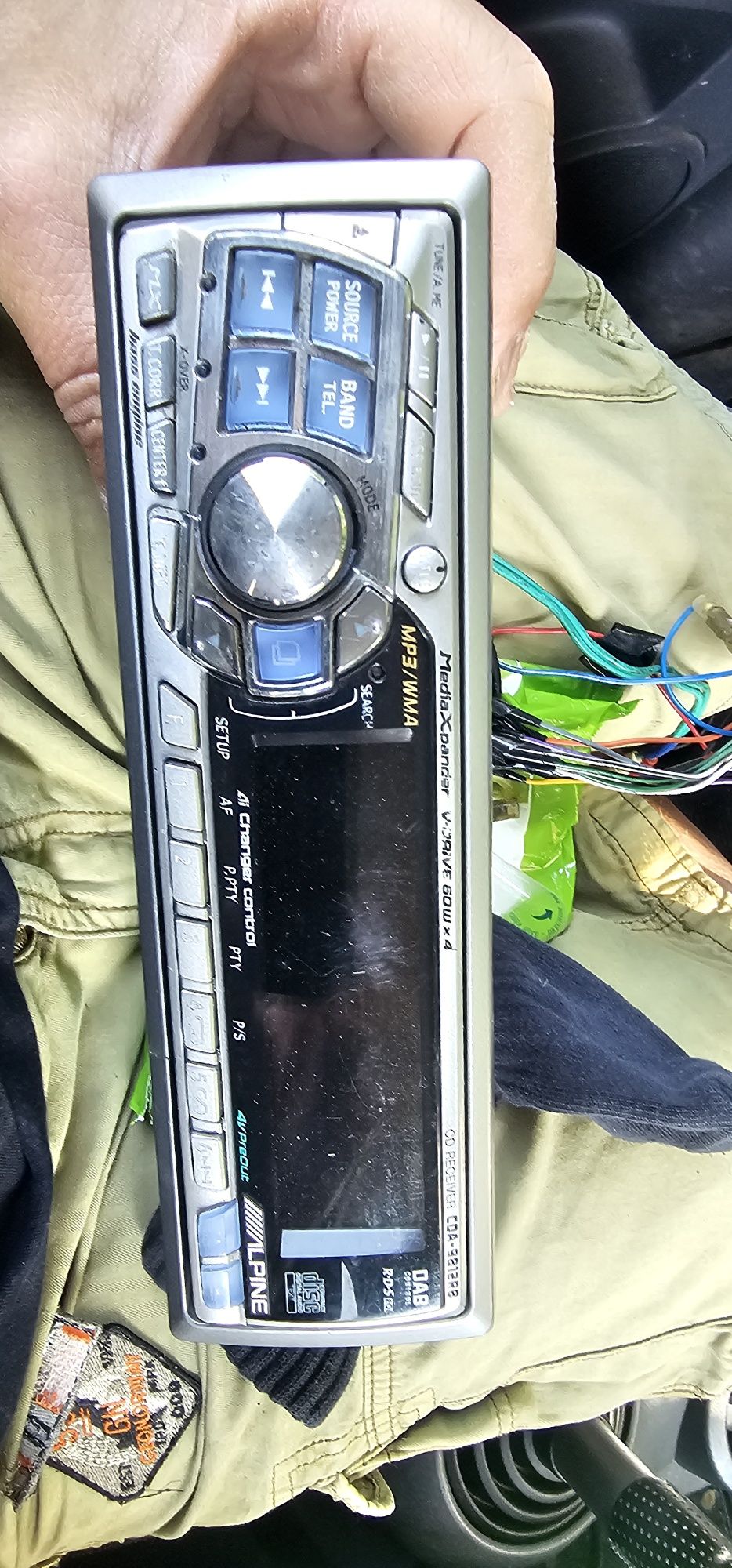 Продавам Alpine cda-9812rr