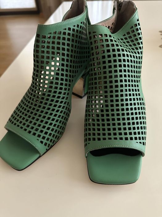 Дамски сандали от естествена кожа!