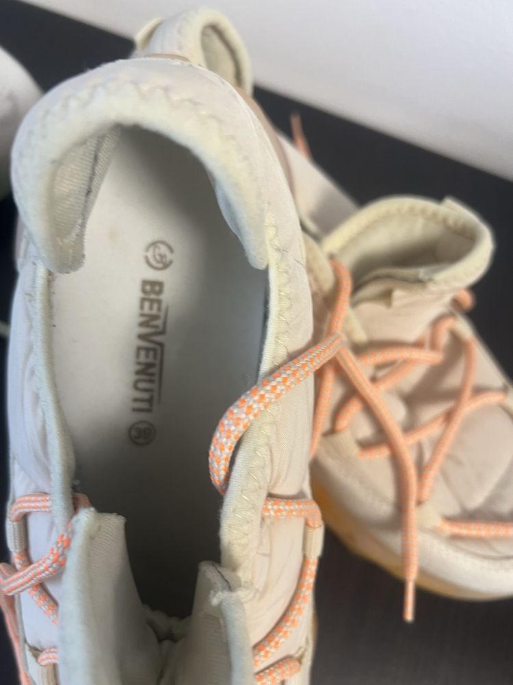 Adidas benvenuti culoare crem cu portocaliu