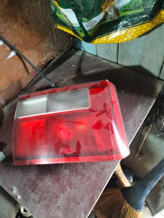 Фонарь задний Toyota Carina E