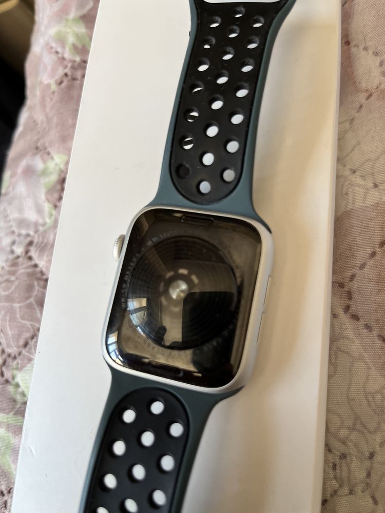 Продаю Apple Watch SE, 44 mm