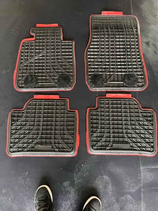 Bmw нови оригинални гумени стелки за ф30/31