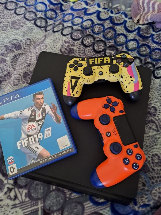 Продам  sony playstation 4 1 tb
