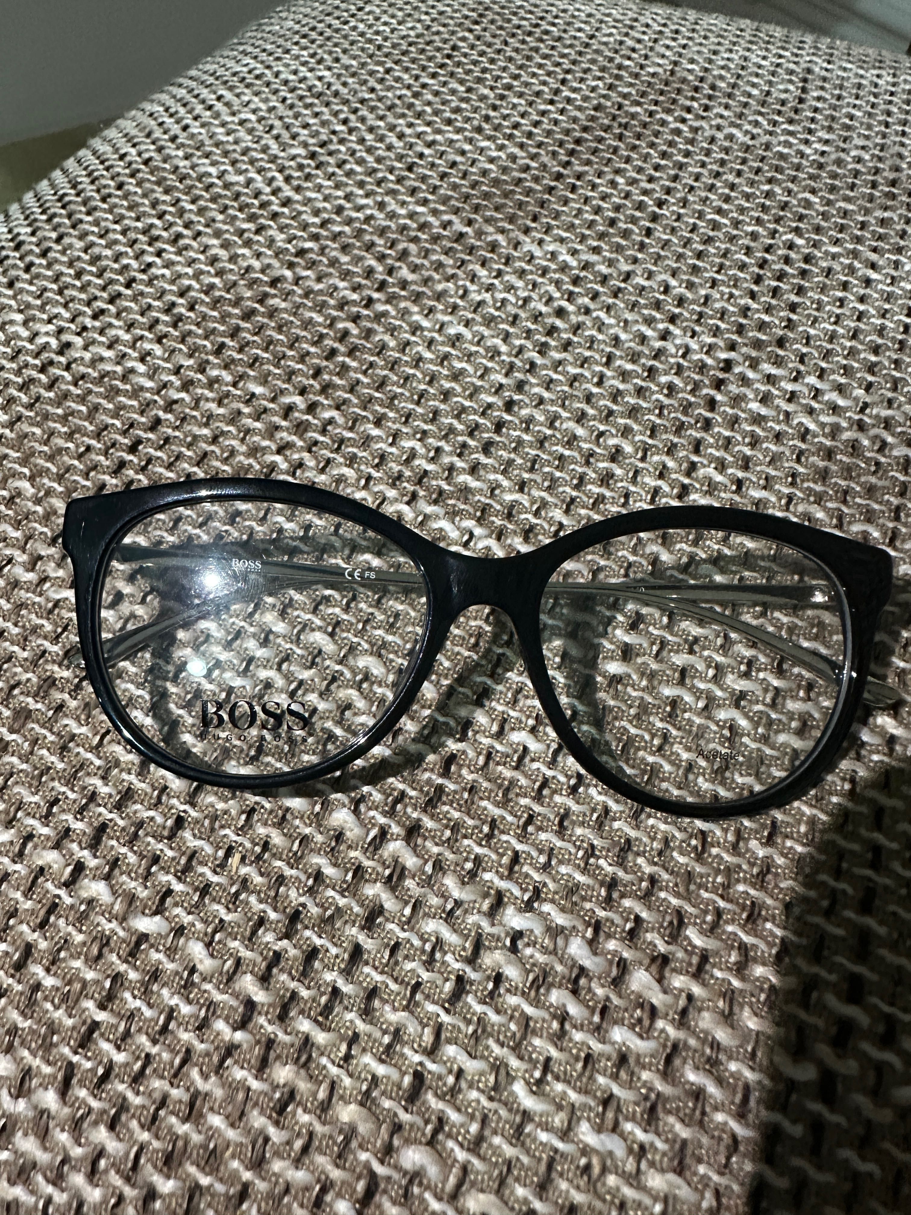 Rame ochelari originali noi sau putin uzati