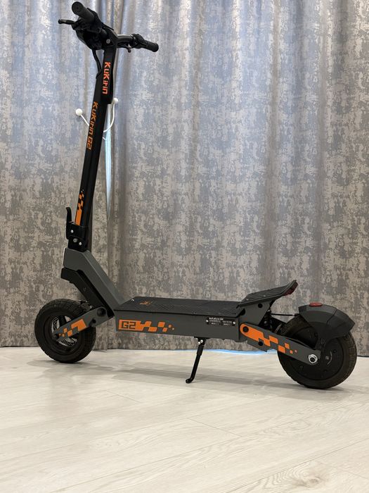 Vând trotineta kukirin g2 nouă