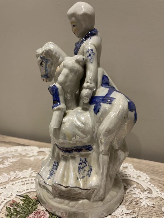 Статуя порцелан бяло и синьо