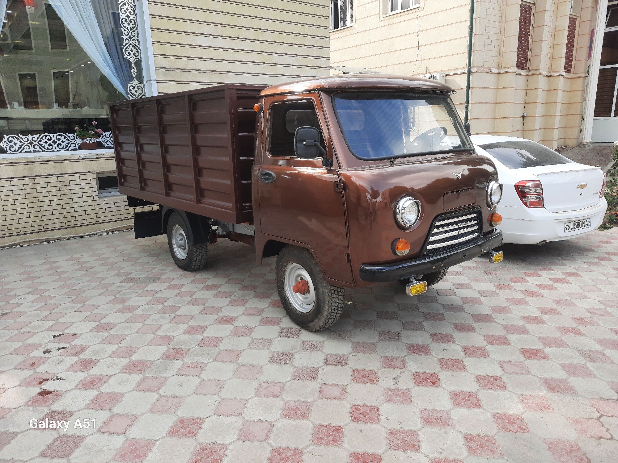 Uaz bartavoy 3303 rusumi,raqami 75/074,1987 yili