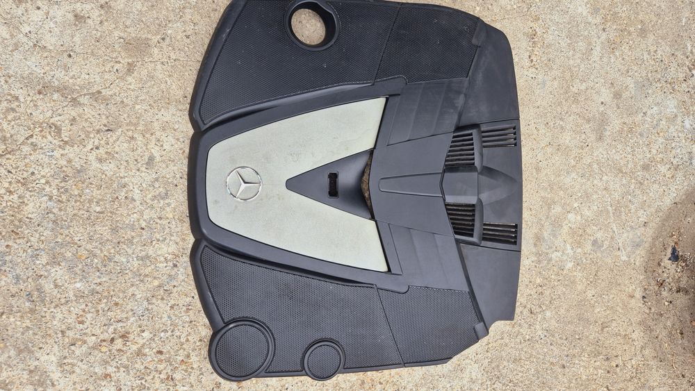 Декоративен капак за Мерцедес V6 бензин или дизел