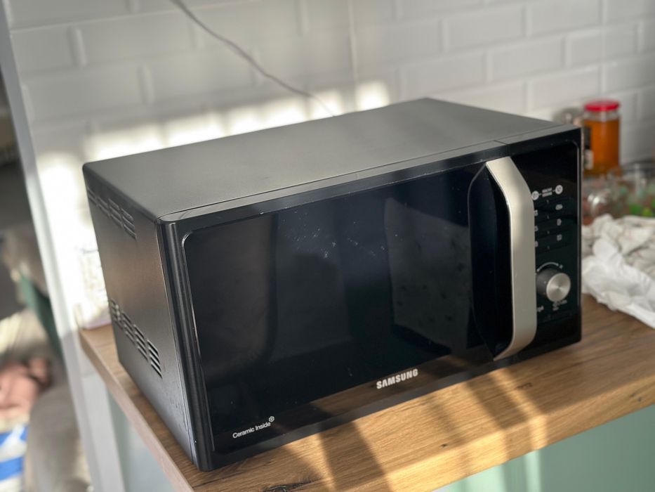 Vând Cuptor cu microunde Samsung 800W