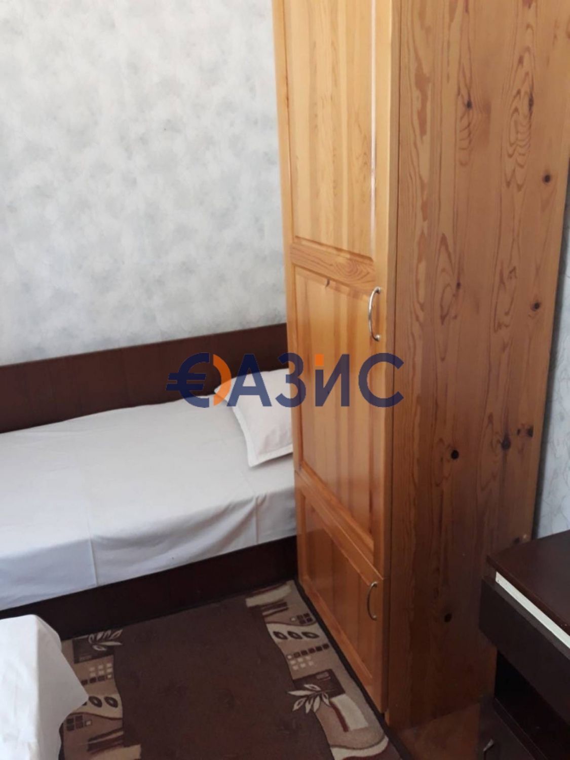 Половината от двуетажна къща в Стария град на Несебър,188 кв. м + двор