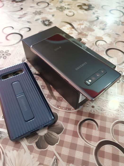 Vând Samsung Galaxy S10 Plus Ca Nou