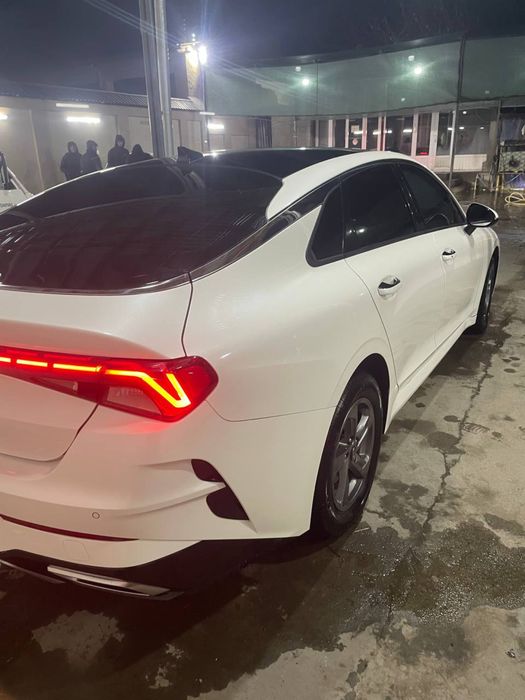 Kia K5 sotiladi