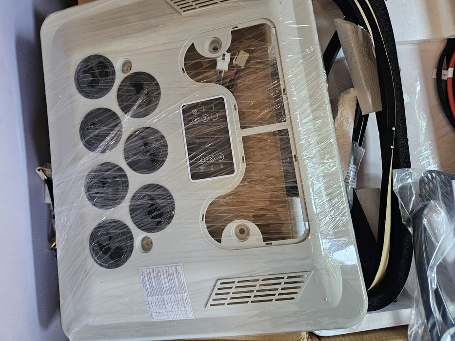 Aer conditionat auto/utilaje/rulota nou in cutie