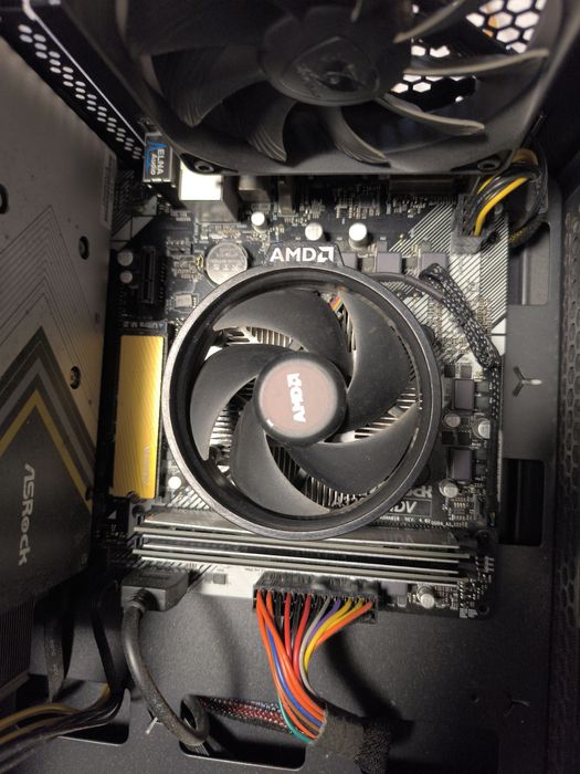 Геймърски компютър Ryzen 5 3500x,Radeon rx 5600 xt