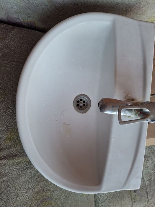 Фаянсовая мойка для ванной