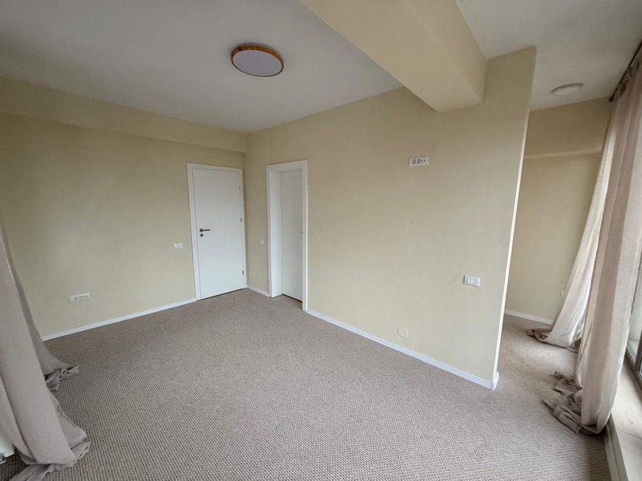 Inchiriez Ap 2 camere 70mp +parcare ,  intrare in Borhanci