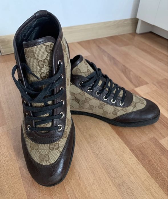 Gucci aproape noi