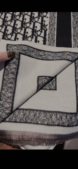 Fular Christian Dior, model 2026, 3 modele