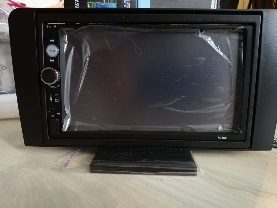 Pachet promo MP5 + camera marșarier inclusă