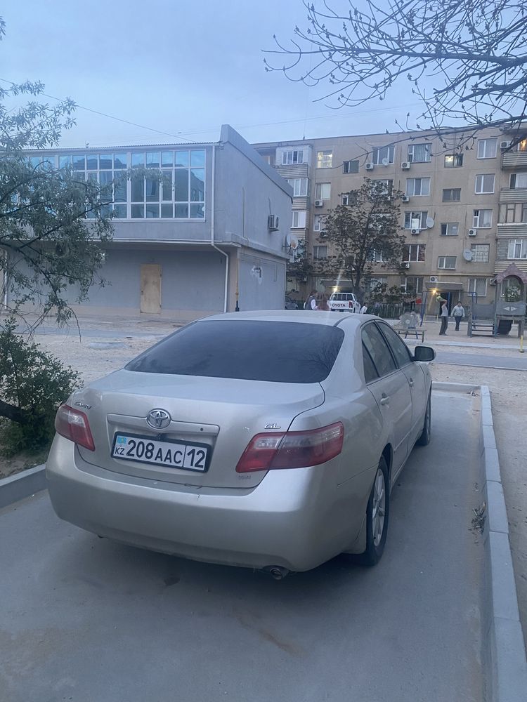 Продам срочно Toyoto Camry 40 ( араб)