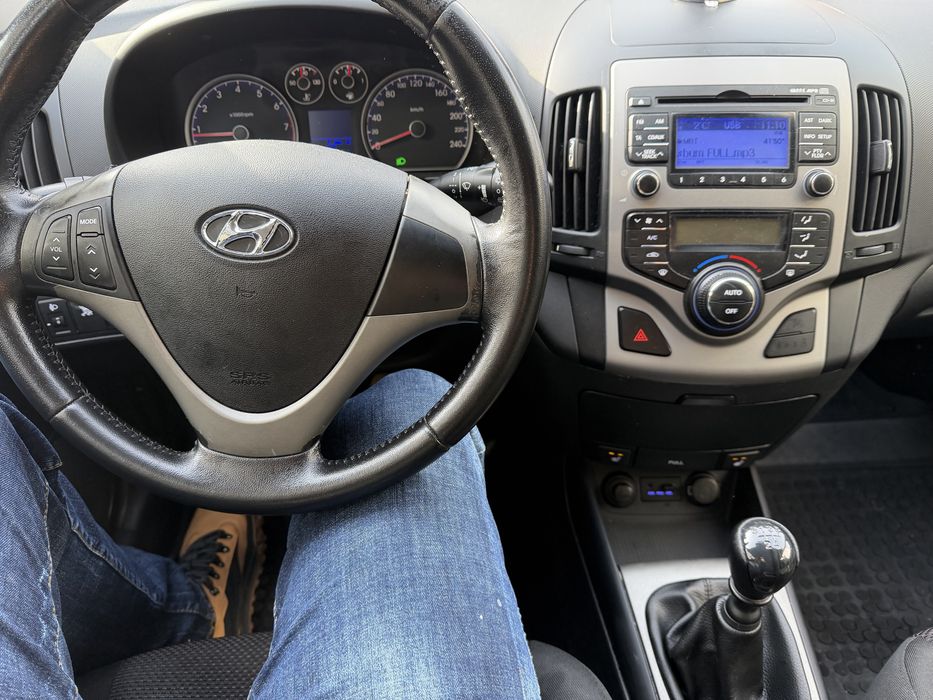 Hyundai i30 1.6 бензин