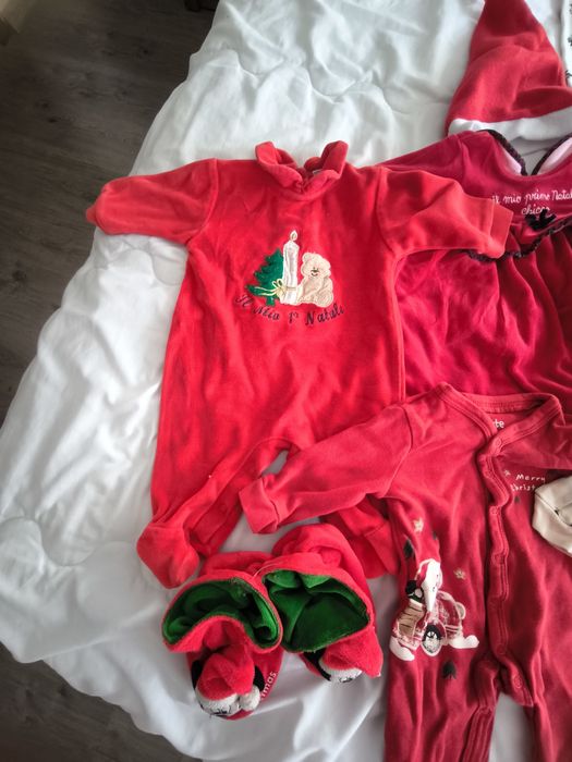 Lot haine Crăciun pentru bebeluși (mărimi 2–4 luni