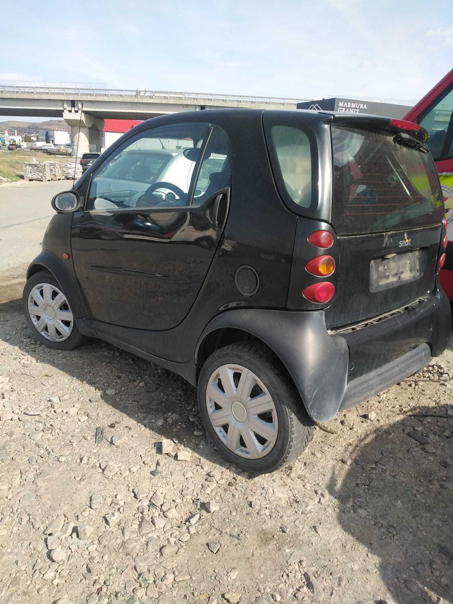 Dezmembram Smart Fortwo, an 2003, motor 600cm