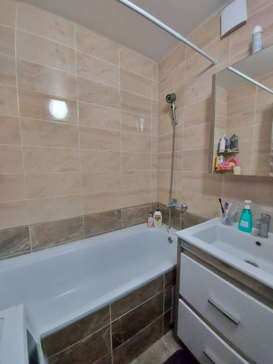 `ПРОДАМ 2 комн квартиру в Сортировке, красный дом, 60 кв/м, с ремонтом