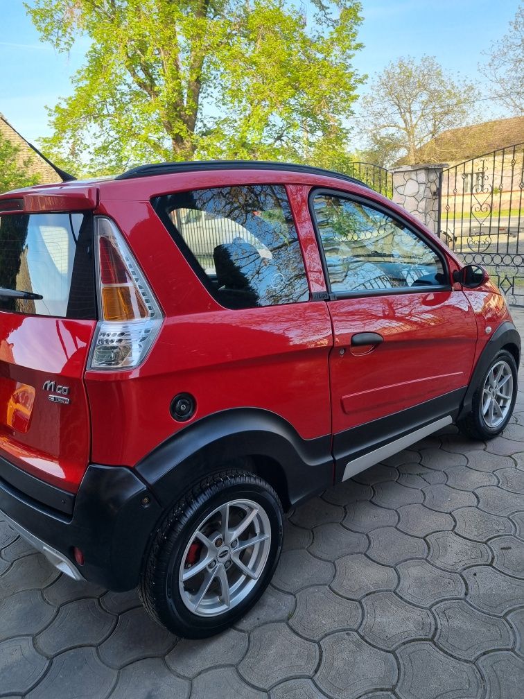 Microcar MGO(nu aixam chasalini chatenet ligier)